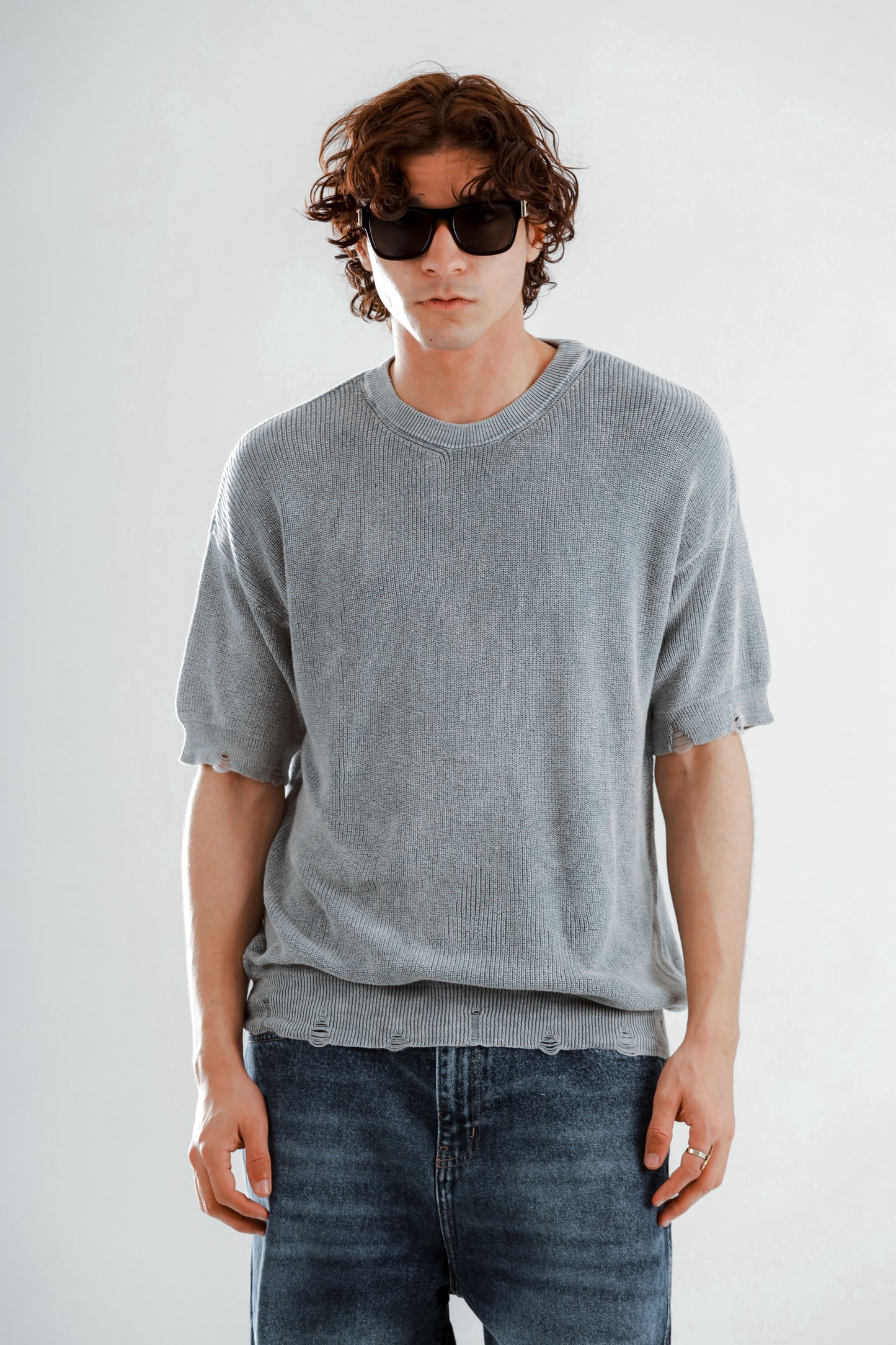 Catch washed knitted tshirt with ripped