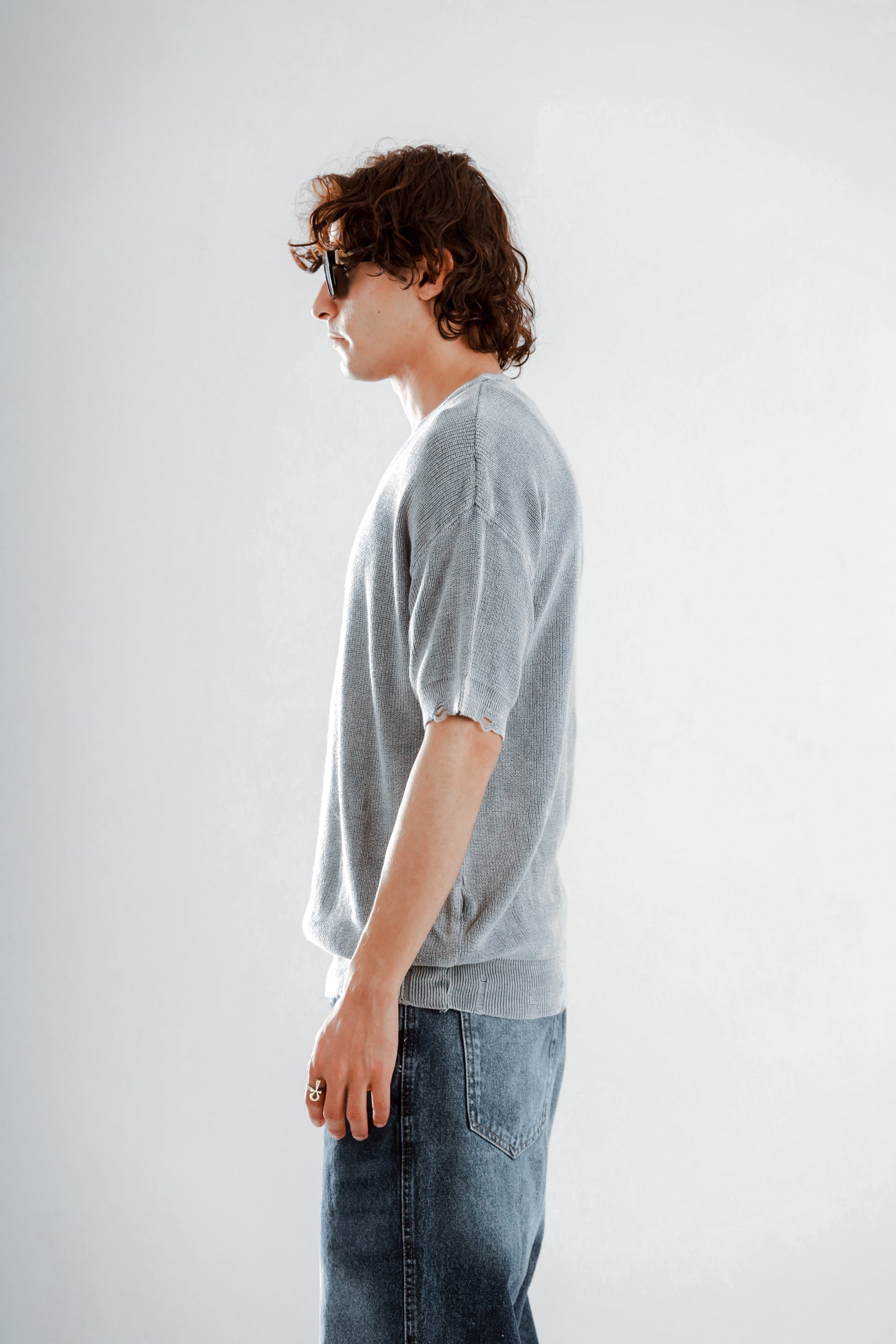 Catch washed knitted tshirt with ripped