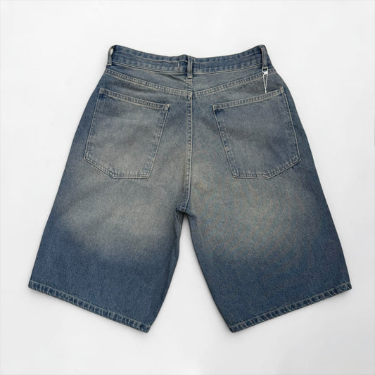 Baggy denim short in mid blue vintage wash