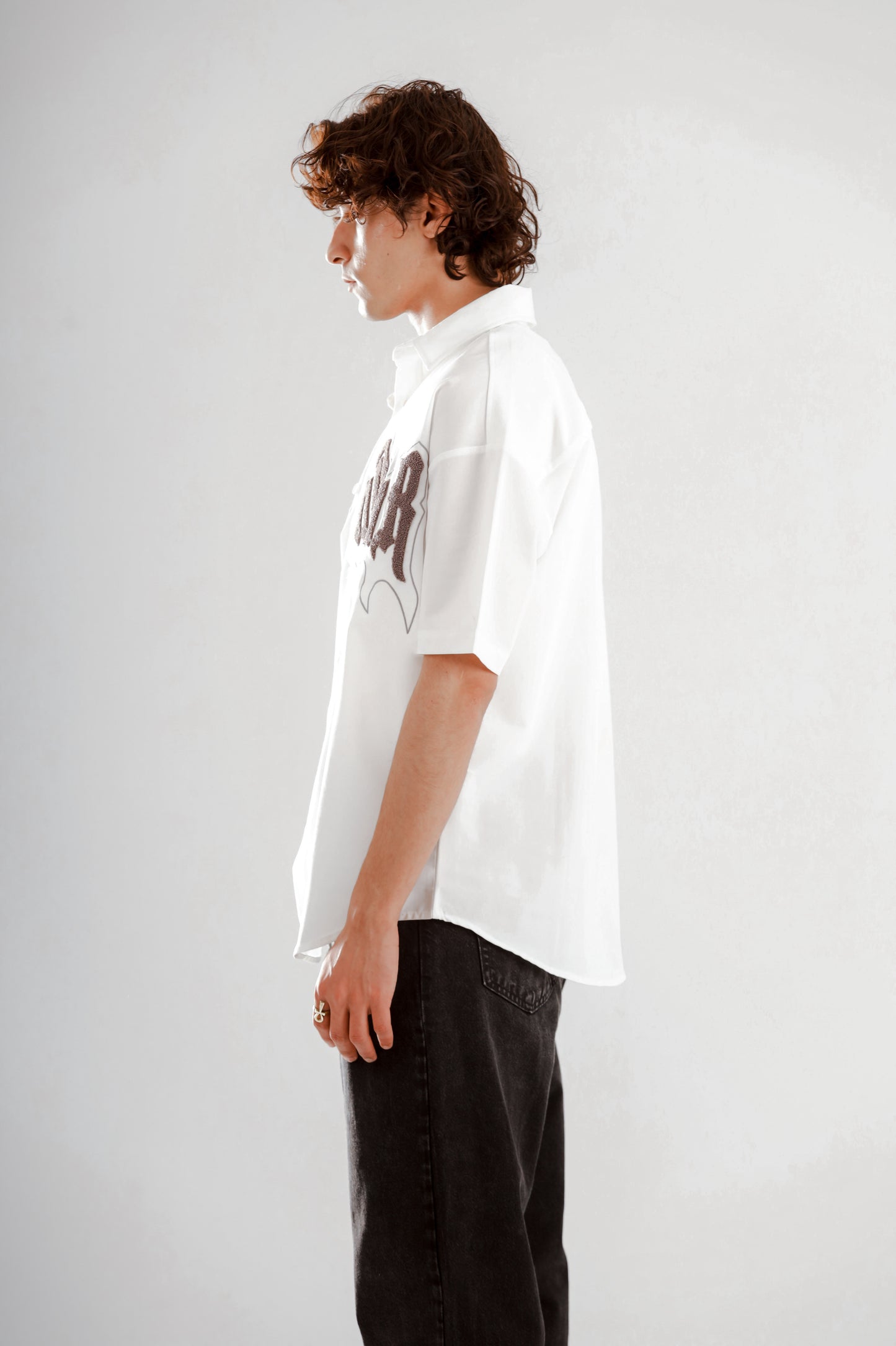 Oversized short sleeve shirt with front teddy stitching