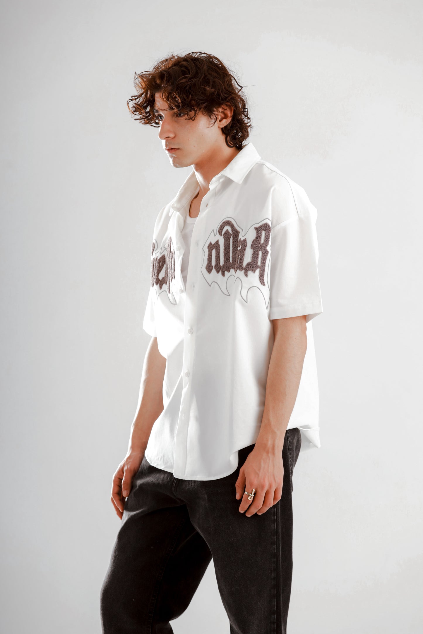 Oversized short sleeve shirt with front teddy stitching