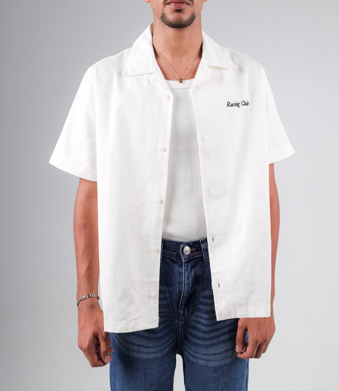 Boxy fit short sleeve shirt with back stitching speed