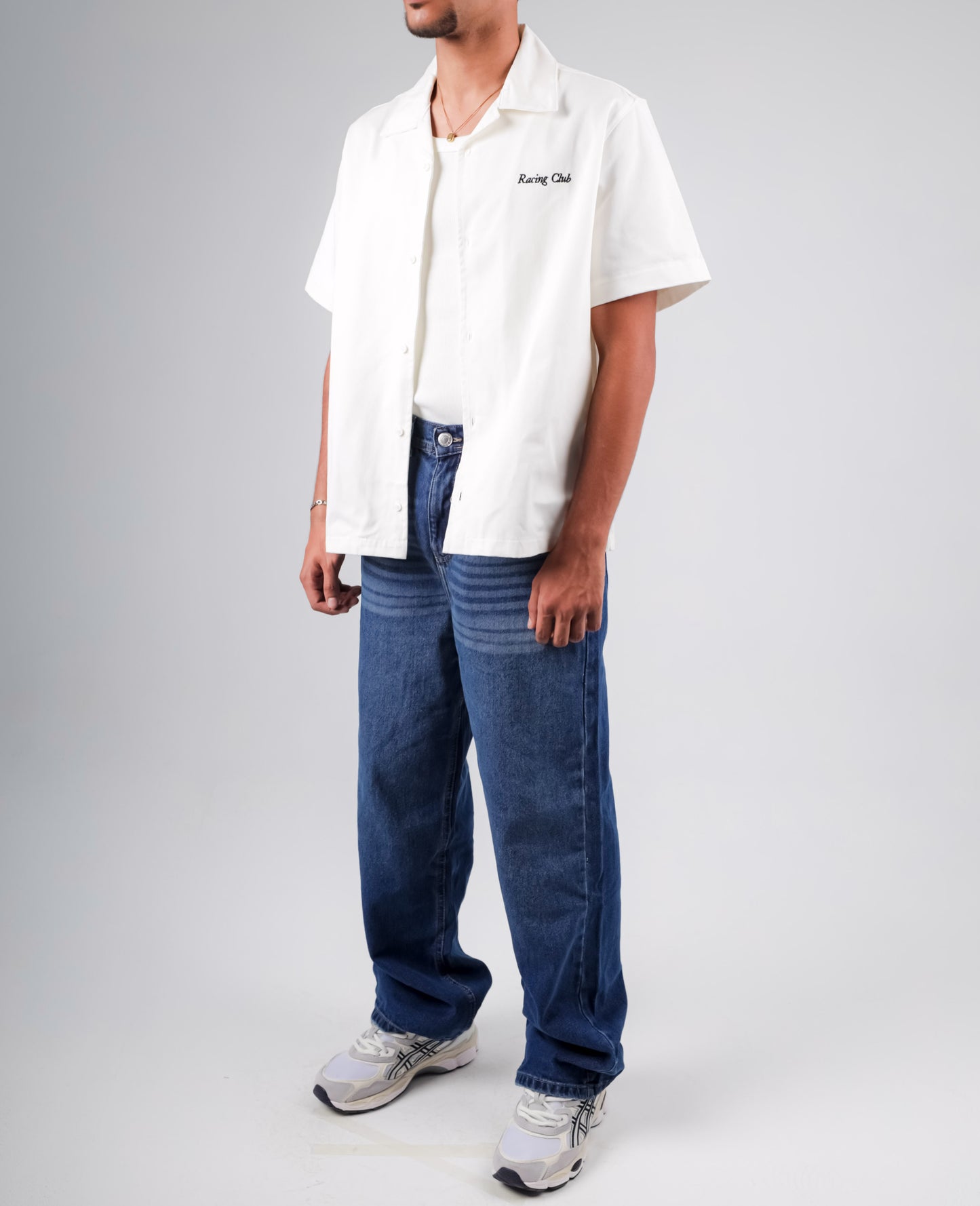 Boxy fit short sleeve shirt with back stitching speed