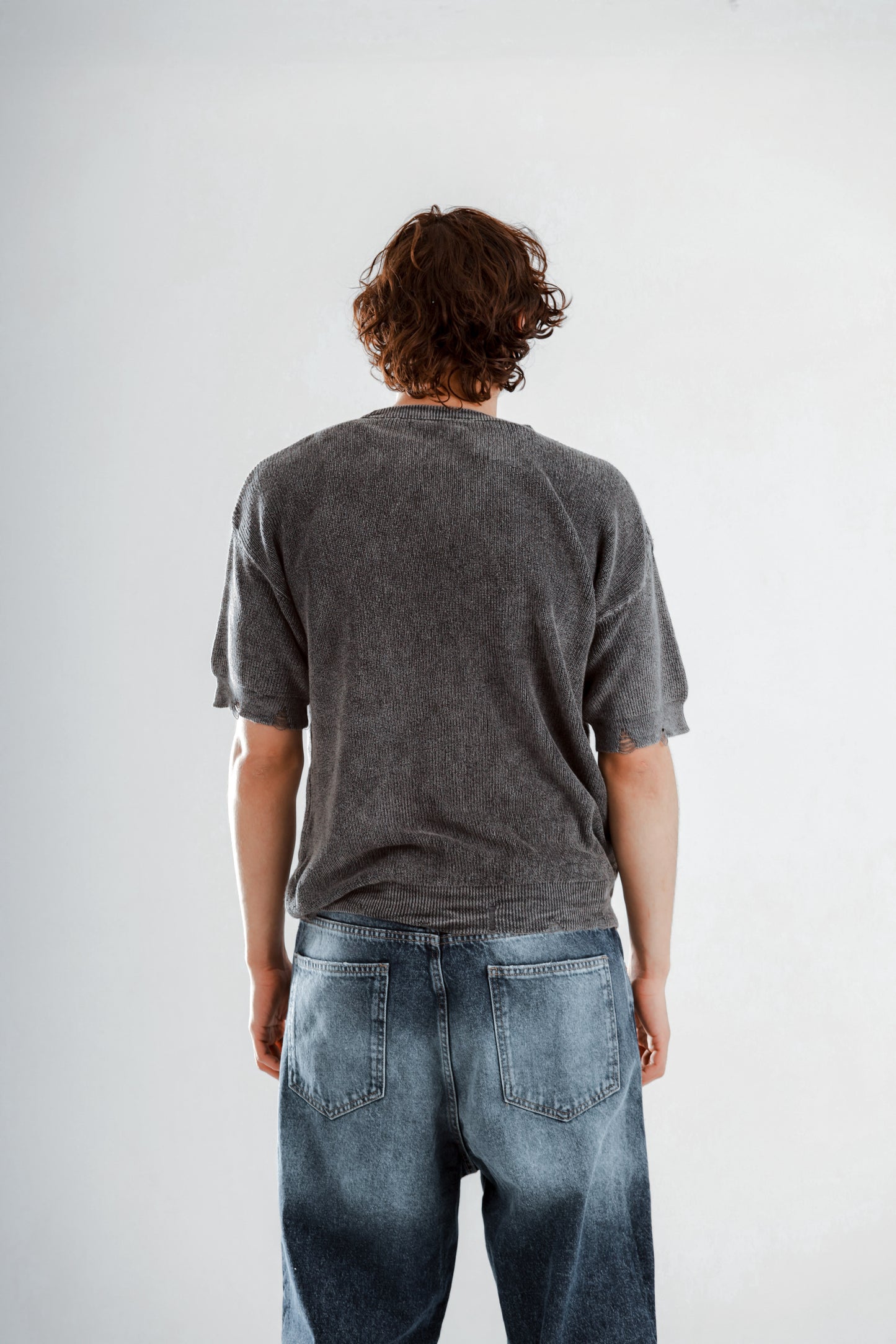 Catch washed knitted tshirt with ripped