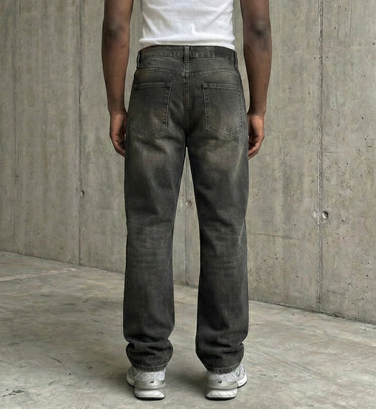 Baggy jeans in black wash with yellow shades