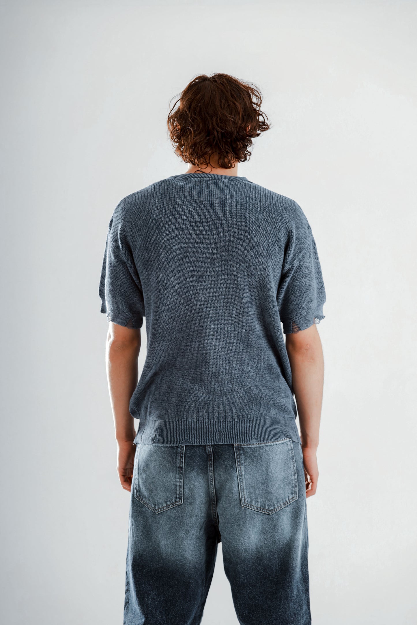 Catch washed knitted tshirt with ripped