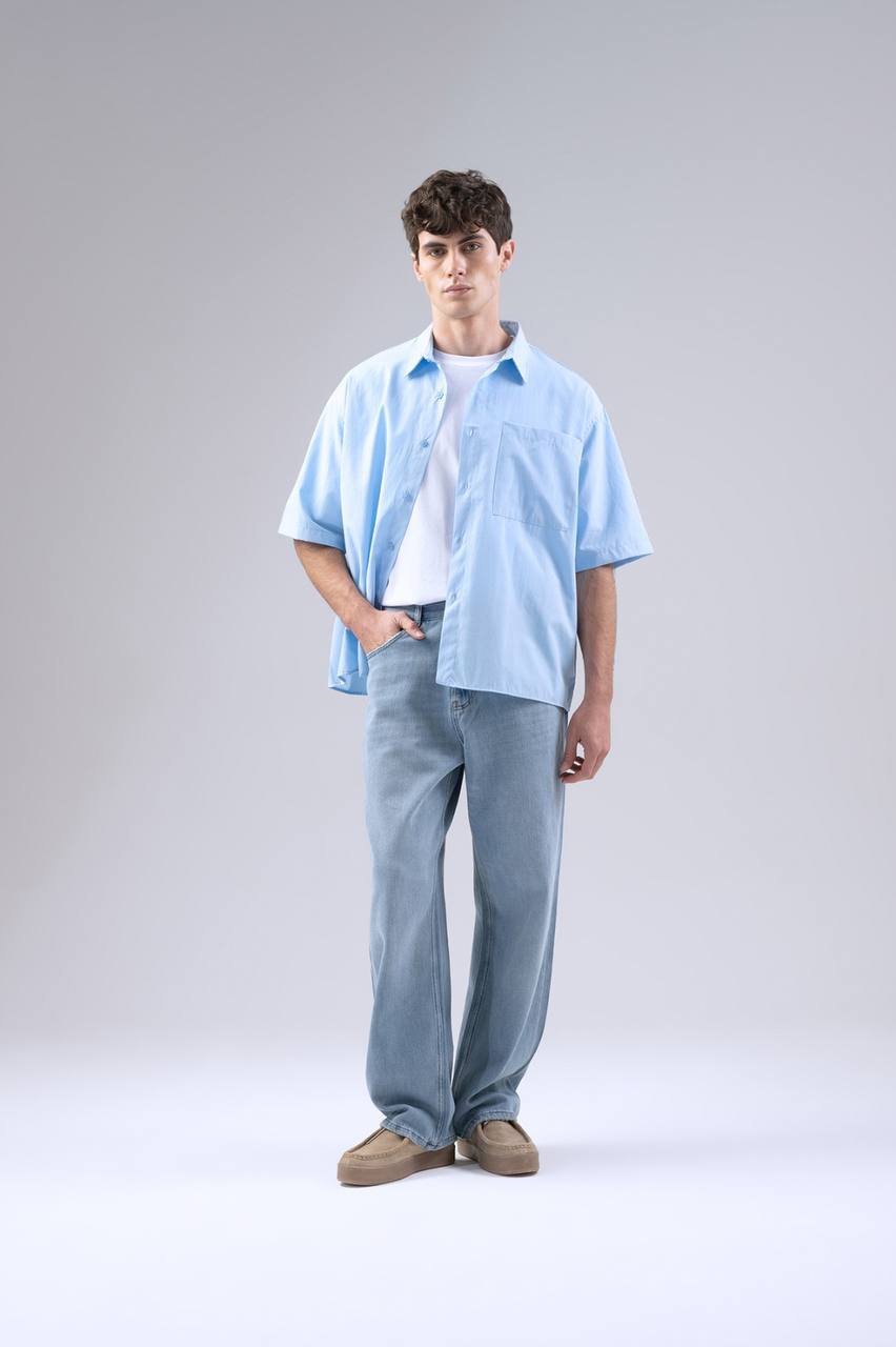 Short sleeve shirt with back stitching