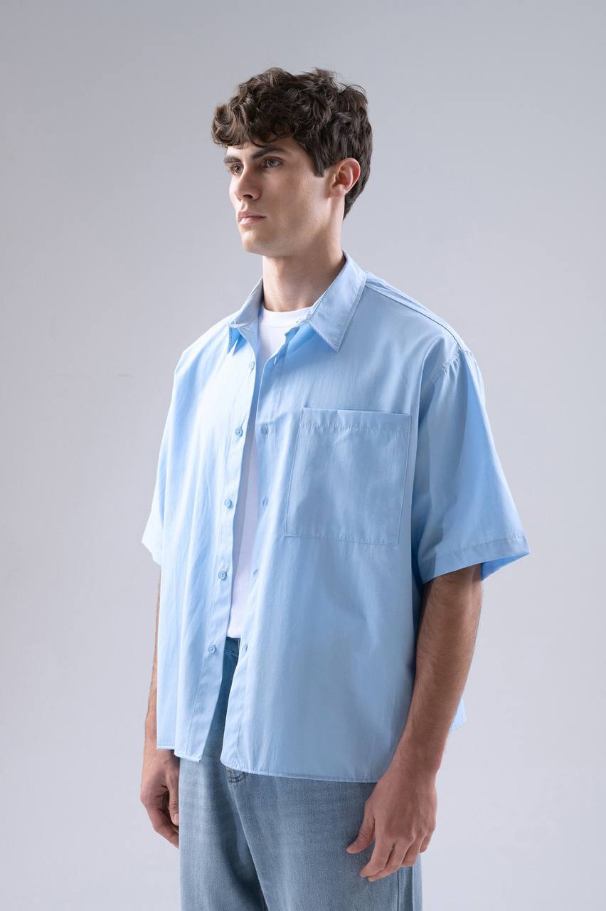 Short sleeve shirt with back stitching
