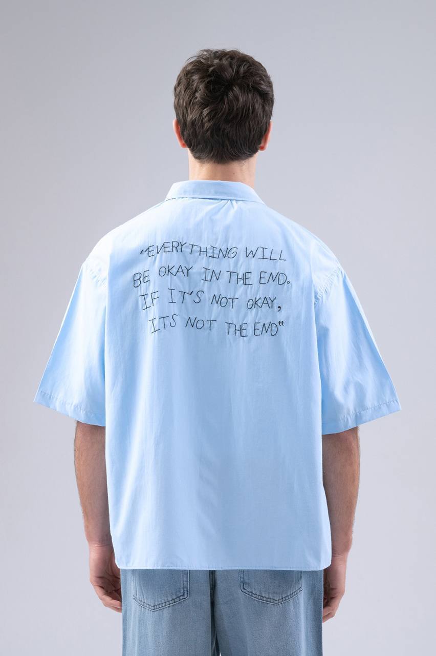 Short sleeve shirt with back stitching