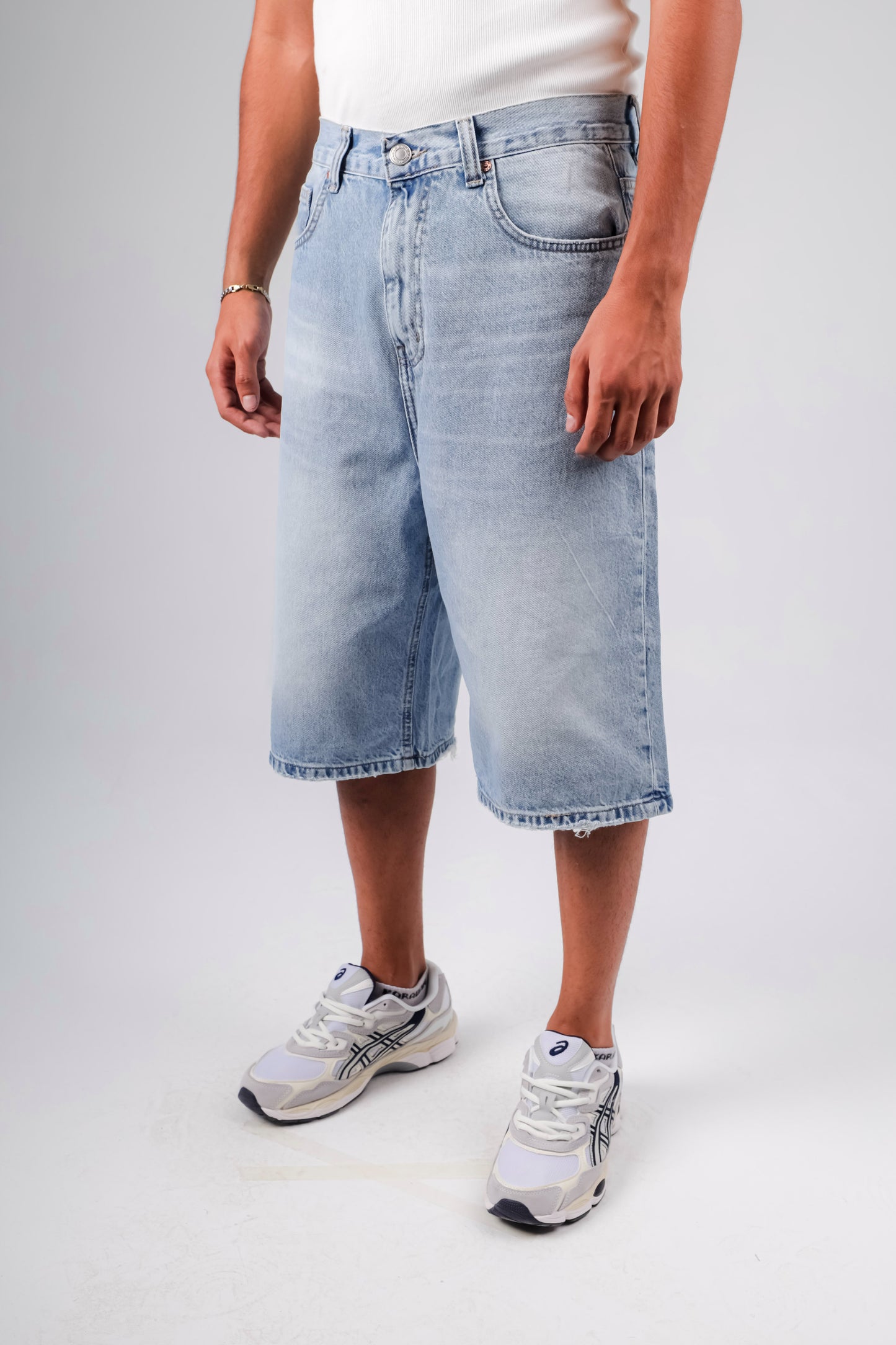 Baggy denim short in sky blue washed