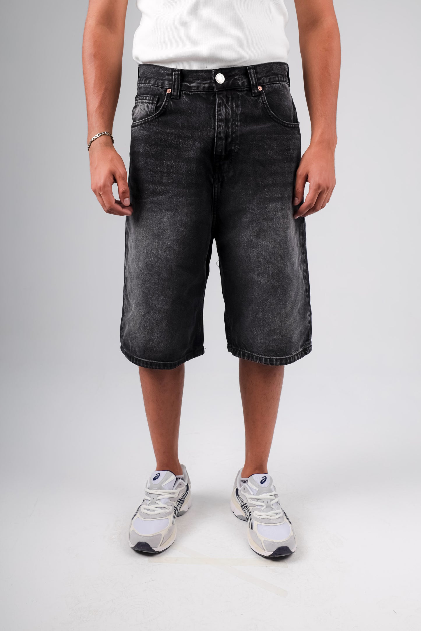 Baggy denim short in black washed