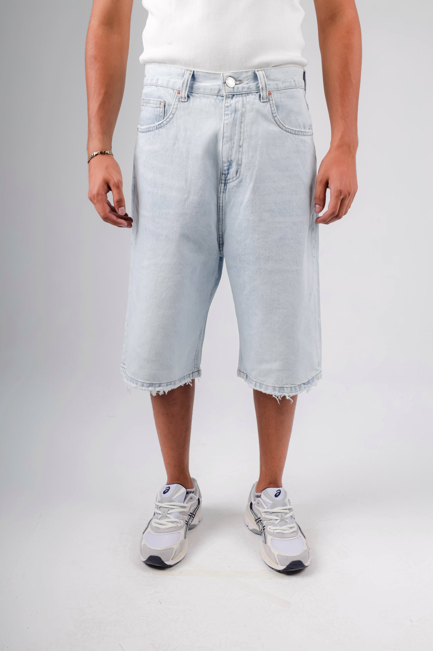 Baggy denim short in light washed