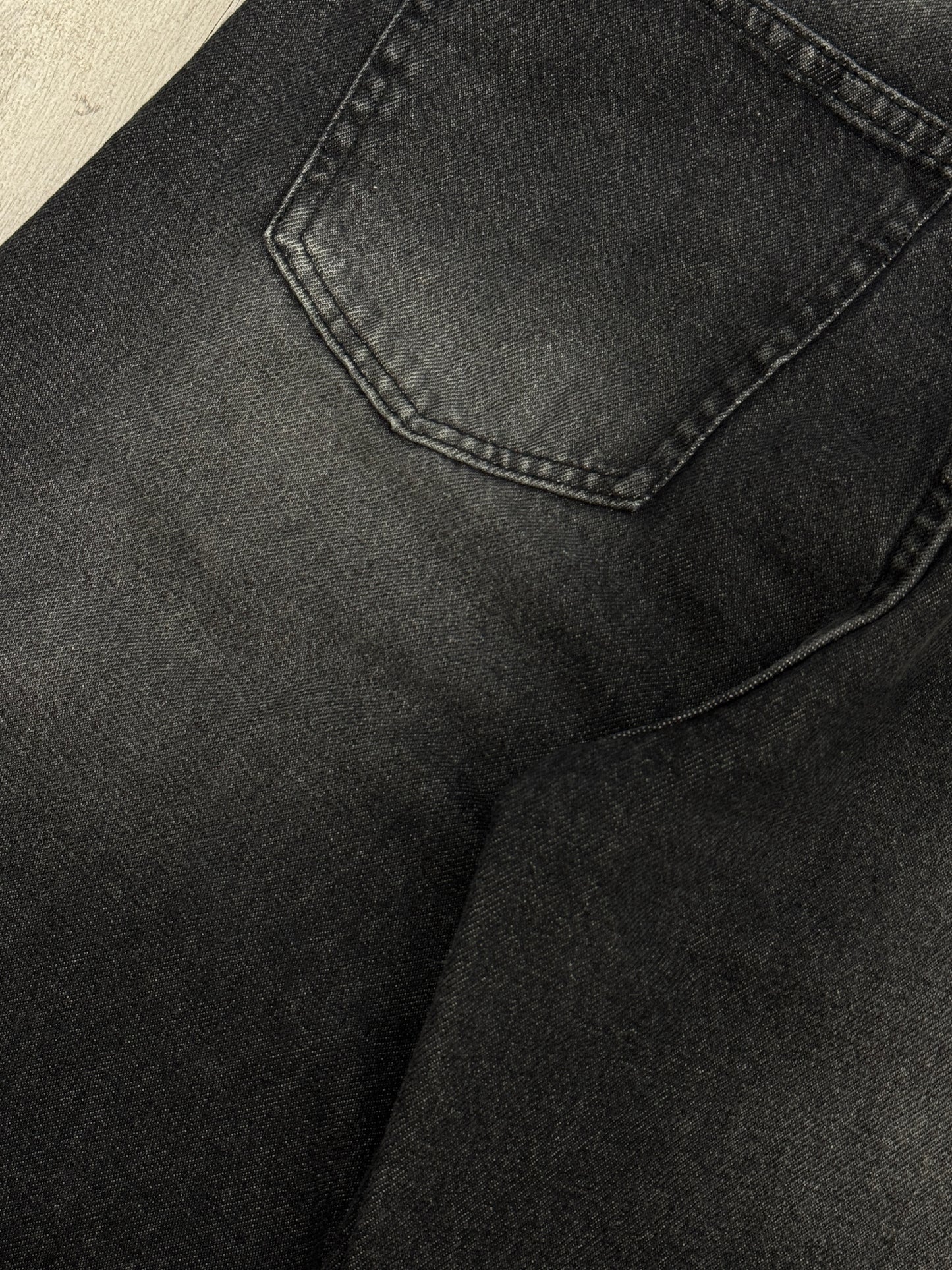 Baggy jeans in dark gray washed