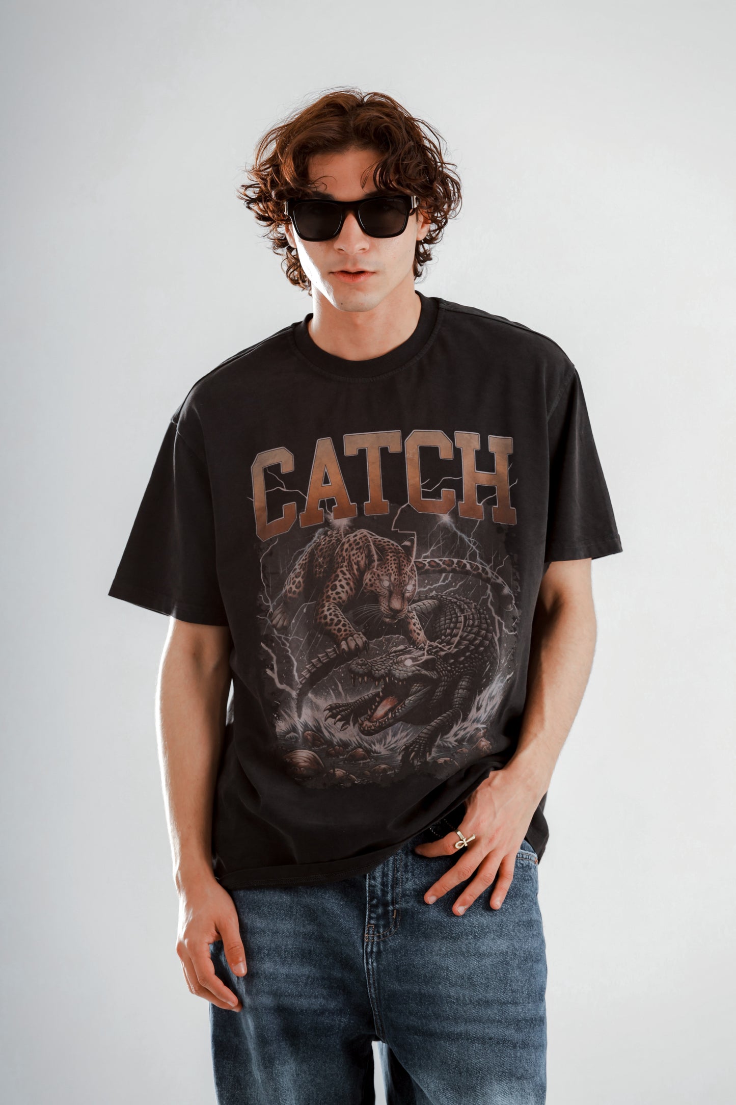 Washed tshirt with front tiger print