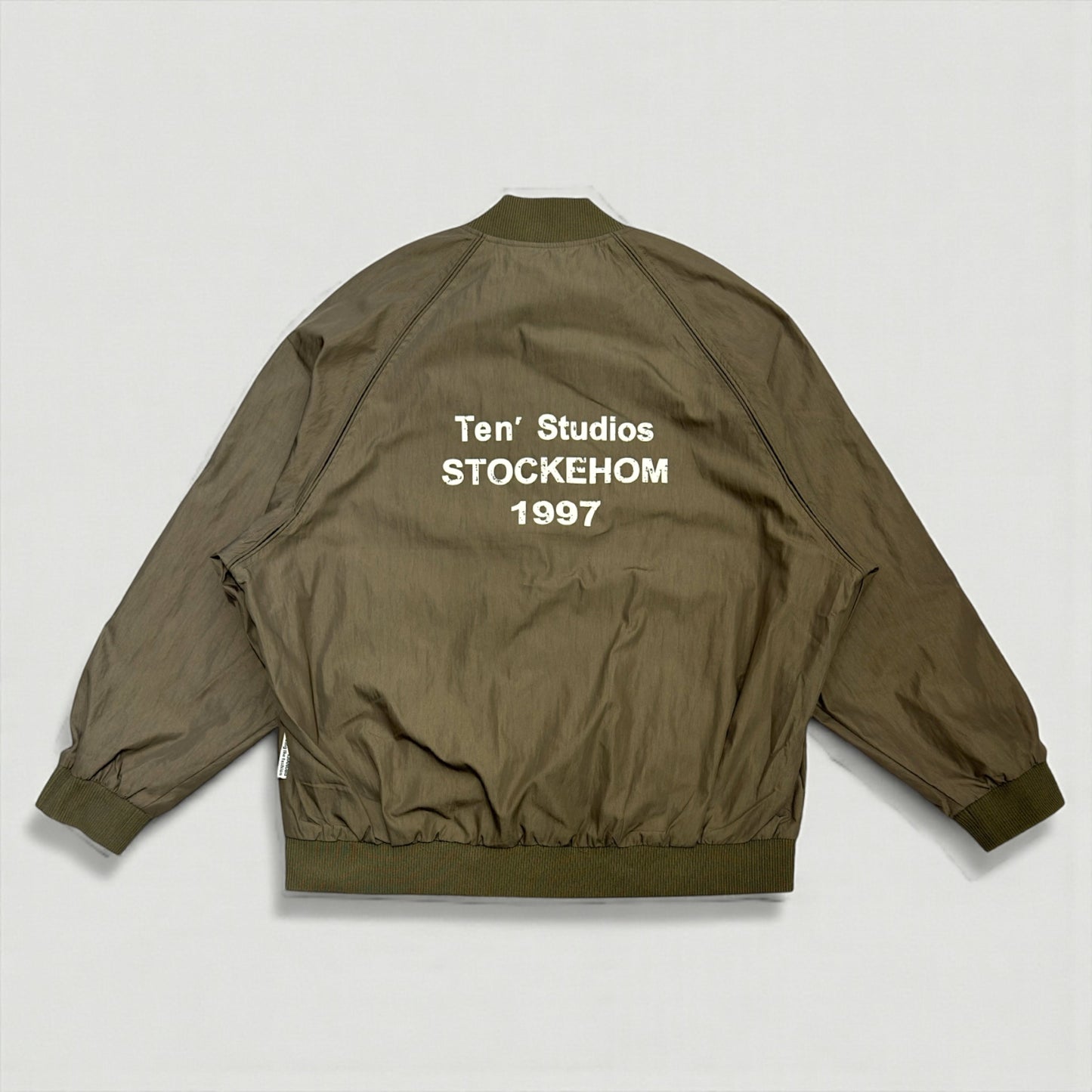 Light weight printed bomber jacket