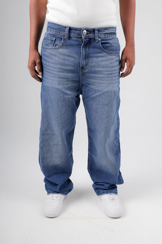 Baggy jeans in mid blue faded washed
