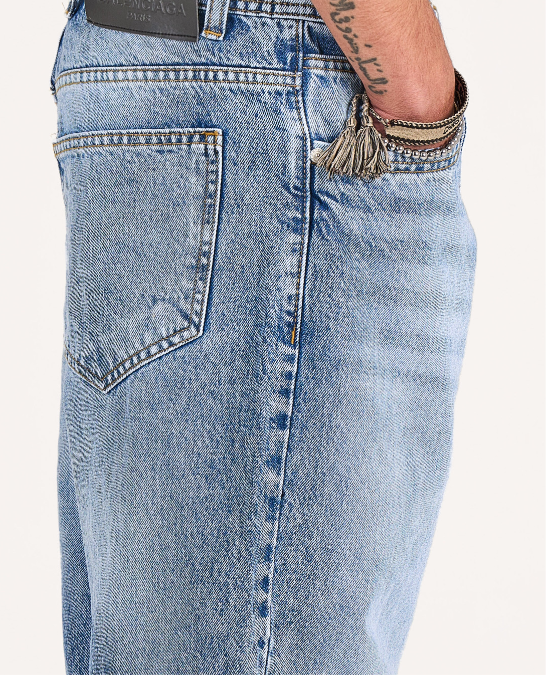 Baggy jeans in mid blue stone washed