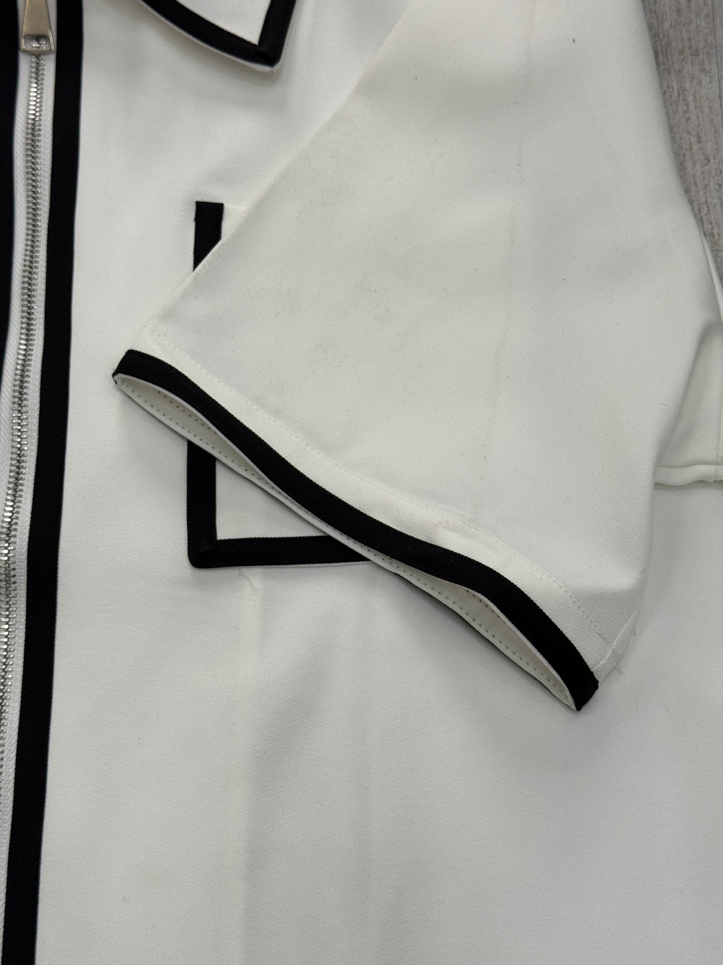 Cropped outline zip up shirt