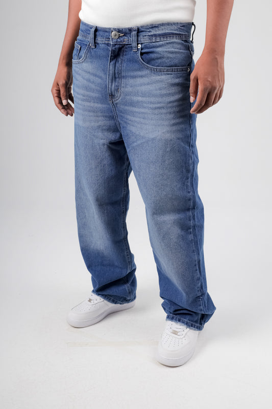 Baggy jeans in mid blue faded washed
