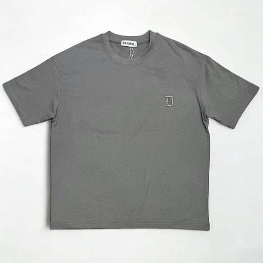 Boxy fit basic crew neck tshirt with D letter stitching