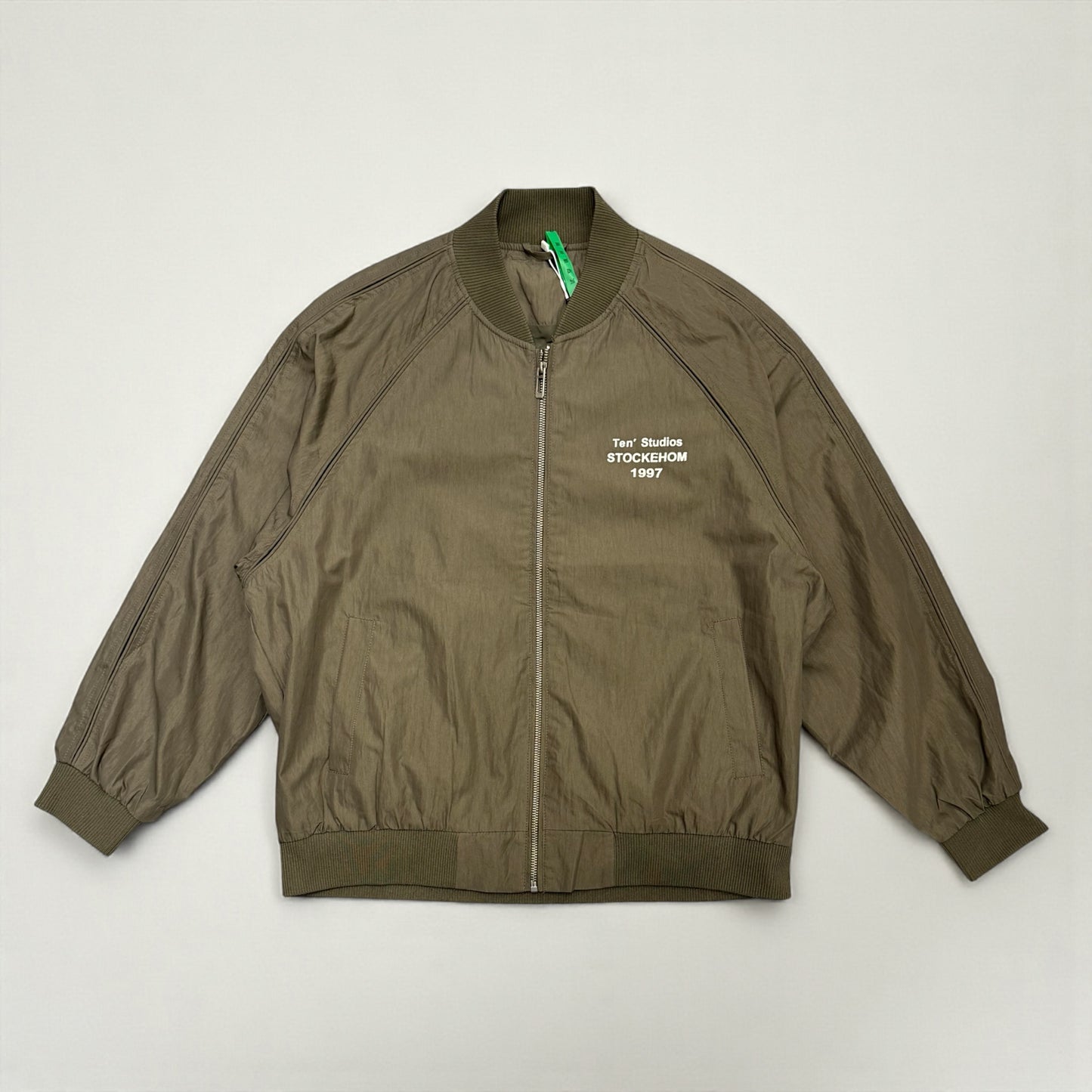 Light weight printed bomber jacket