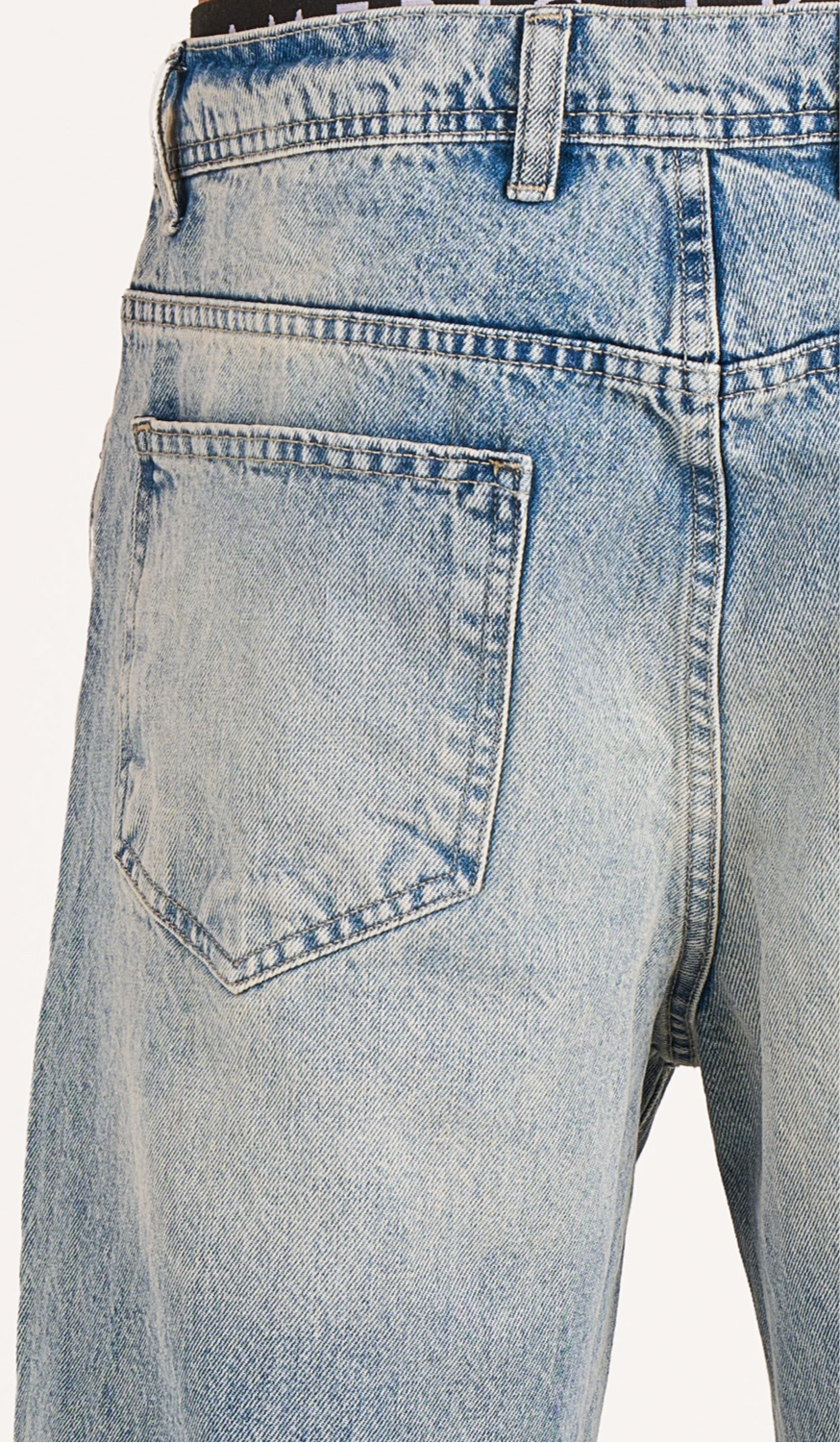 Baggy fit jeans in mid blue washed