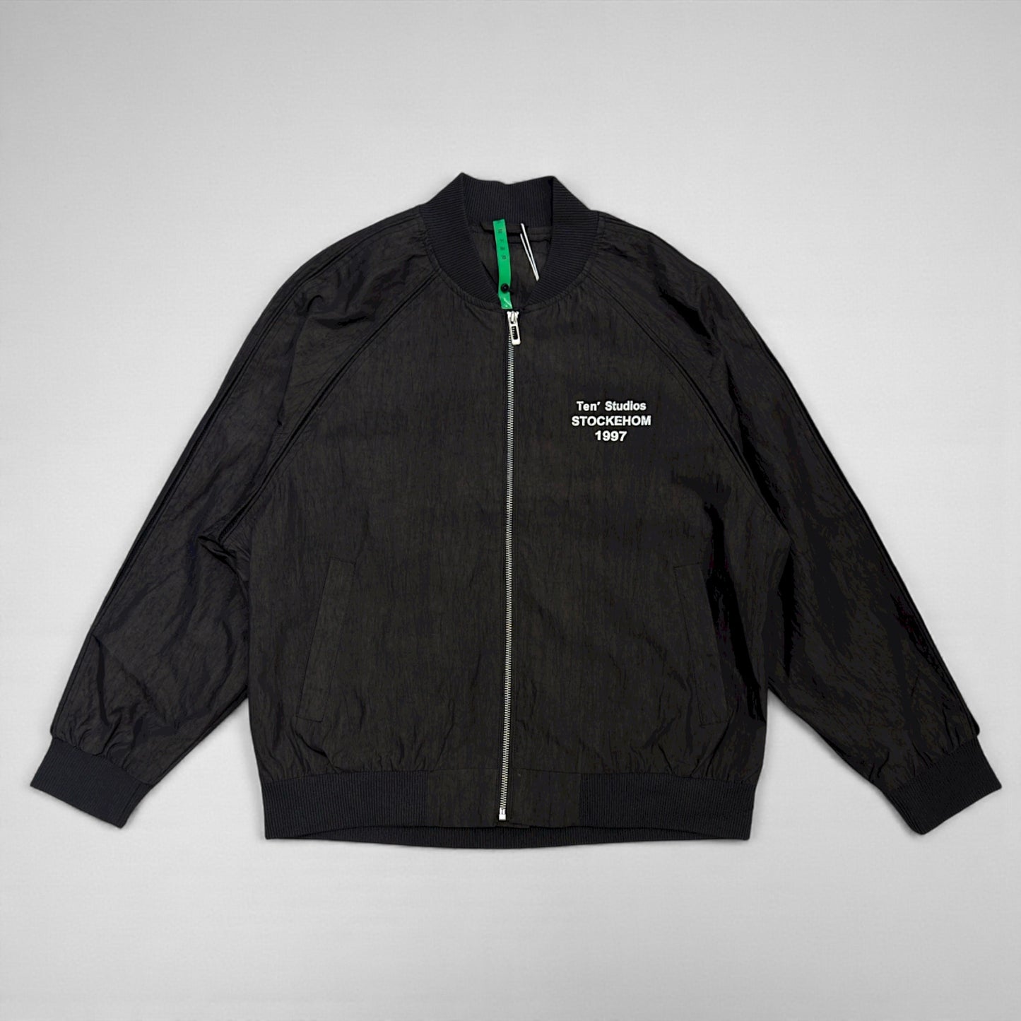 Light weight printed bomber jacket