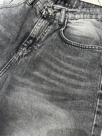 Baggy jeans in dark gray washed