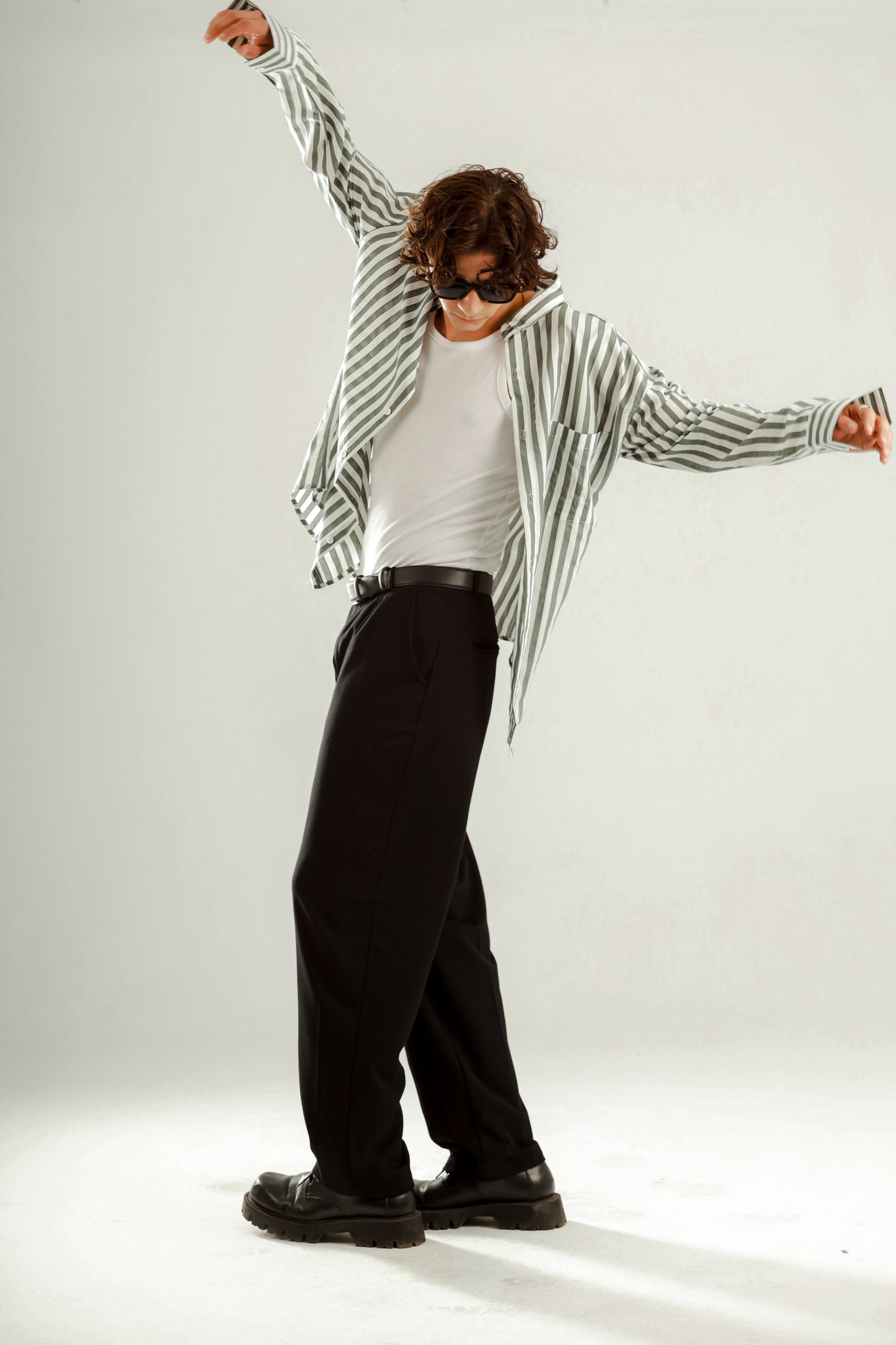 Lose fit long sleeve wide striped shirt