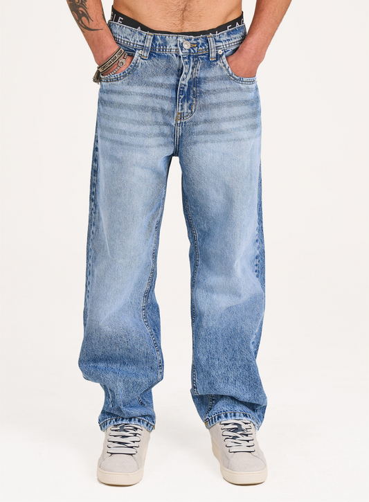Baggy jeans in mid blue stone washed