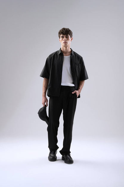 Short sleeve shirt with back stitching