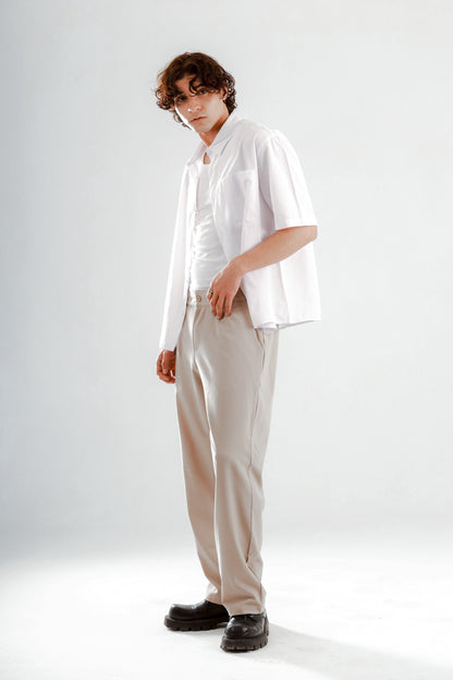 Short sleeve shirt with back stitching