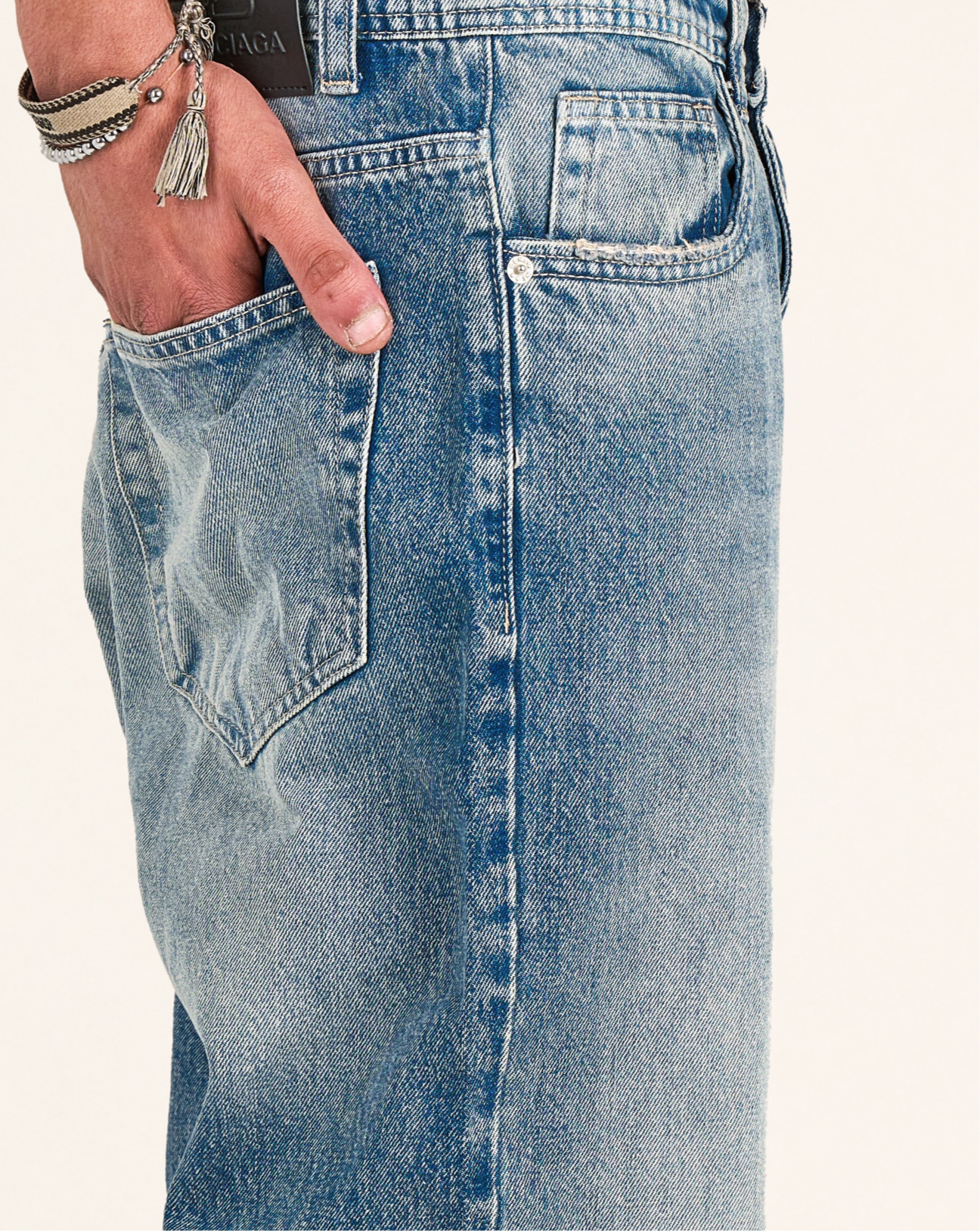 Baggy jeans in mid blue stone wash