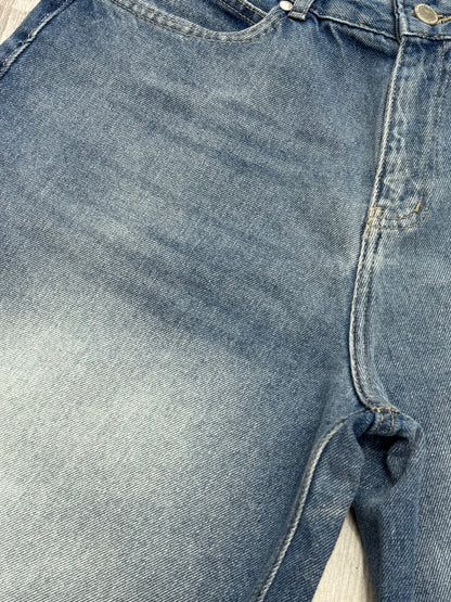Baggy denim short in mid blue stone washed