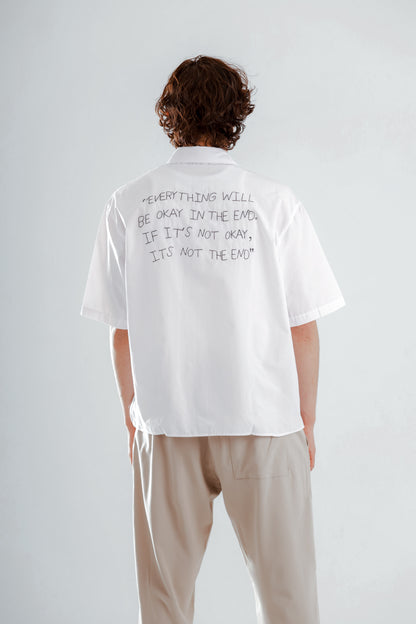 Short sleeve shirt with back stitching