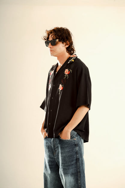 Linen shirt with flowers stitching