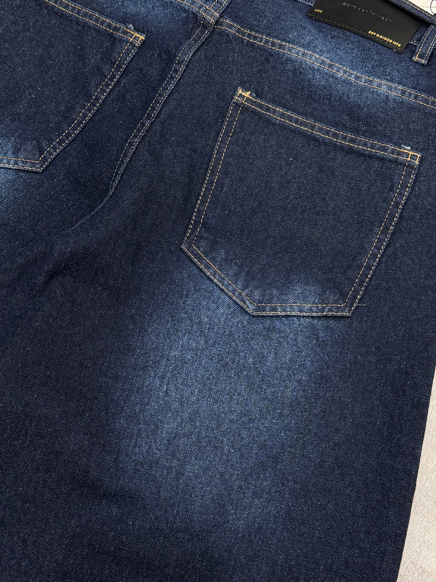 Balloon jeans in dark blue washed