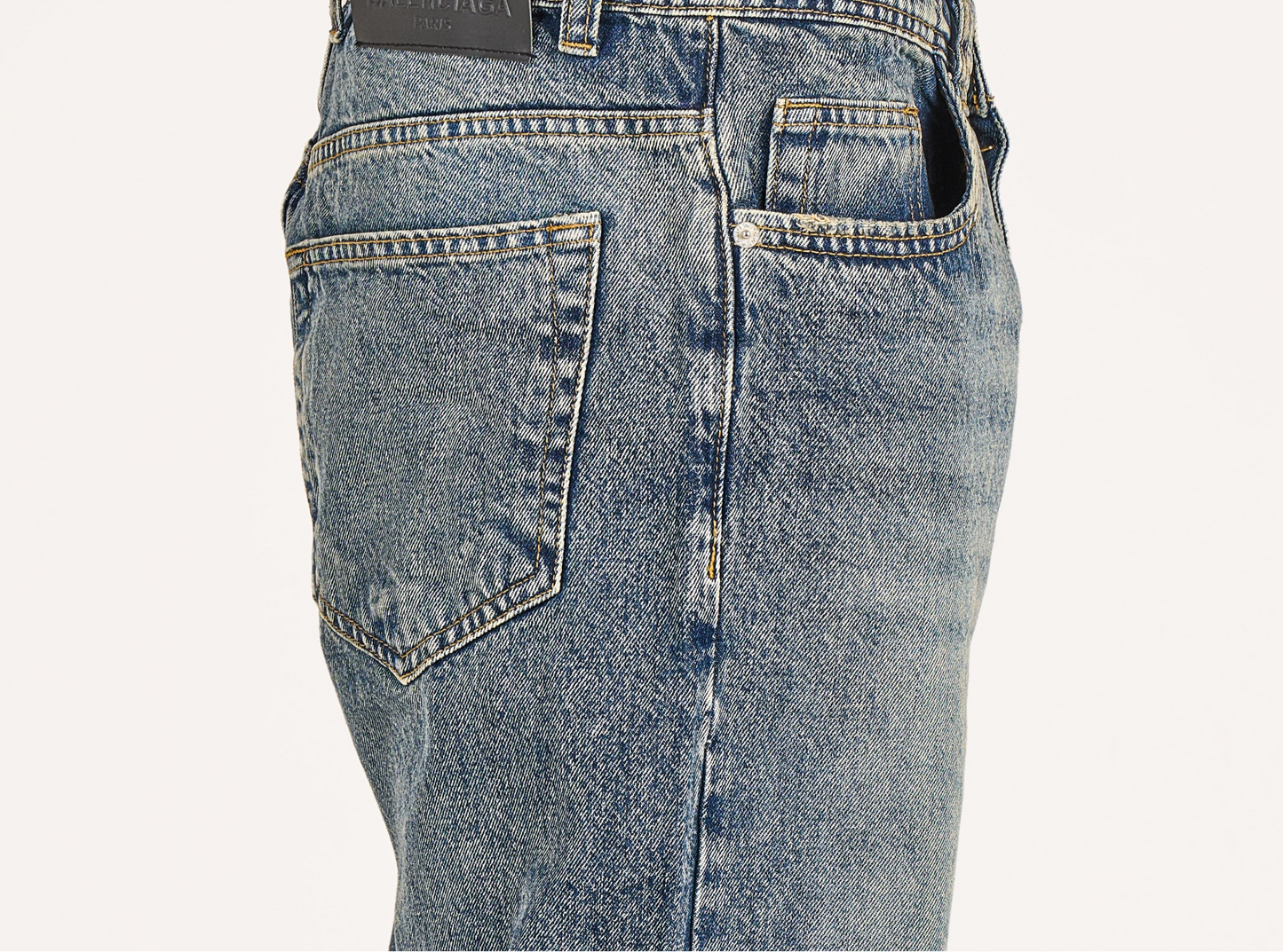 Baggy jeans in dark blue with dirty washed