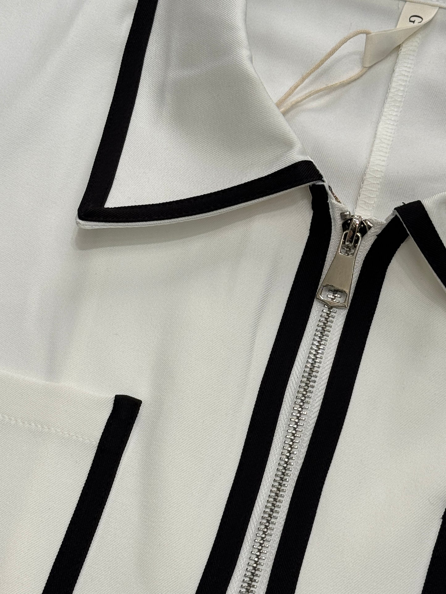Cropped outline zip up shirt