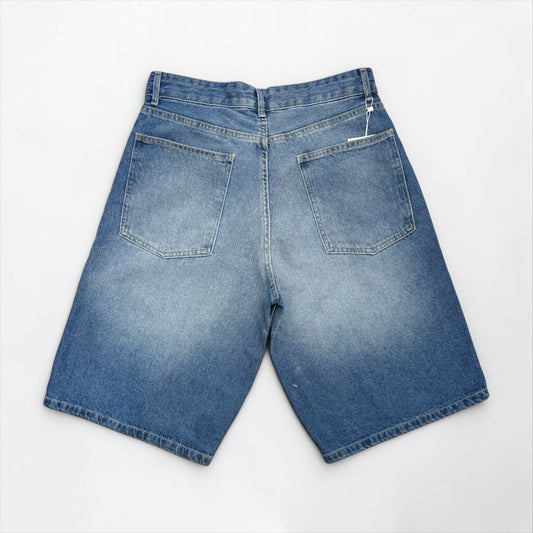 Baggy denim short in mid blue stone washed