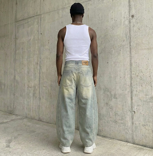 Balloon jeans in light blue with yellow tint