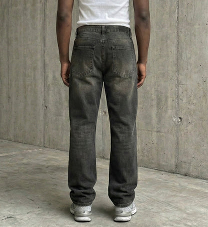 Baggy jeans in black wash with yellow shades