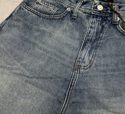 Baggy denim short in mid blue washed