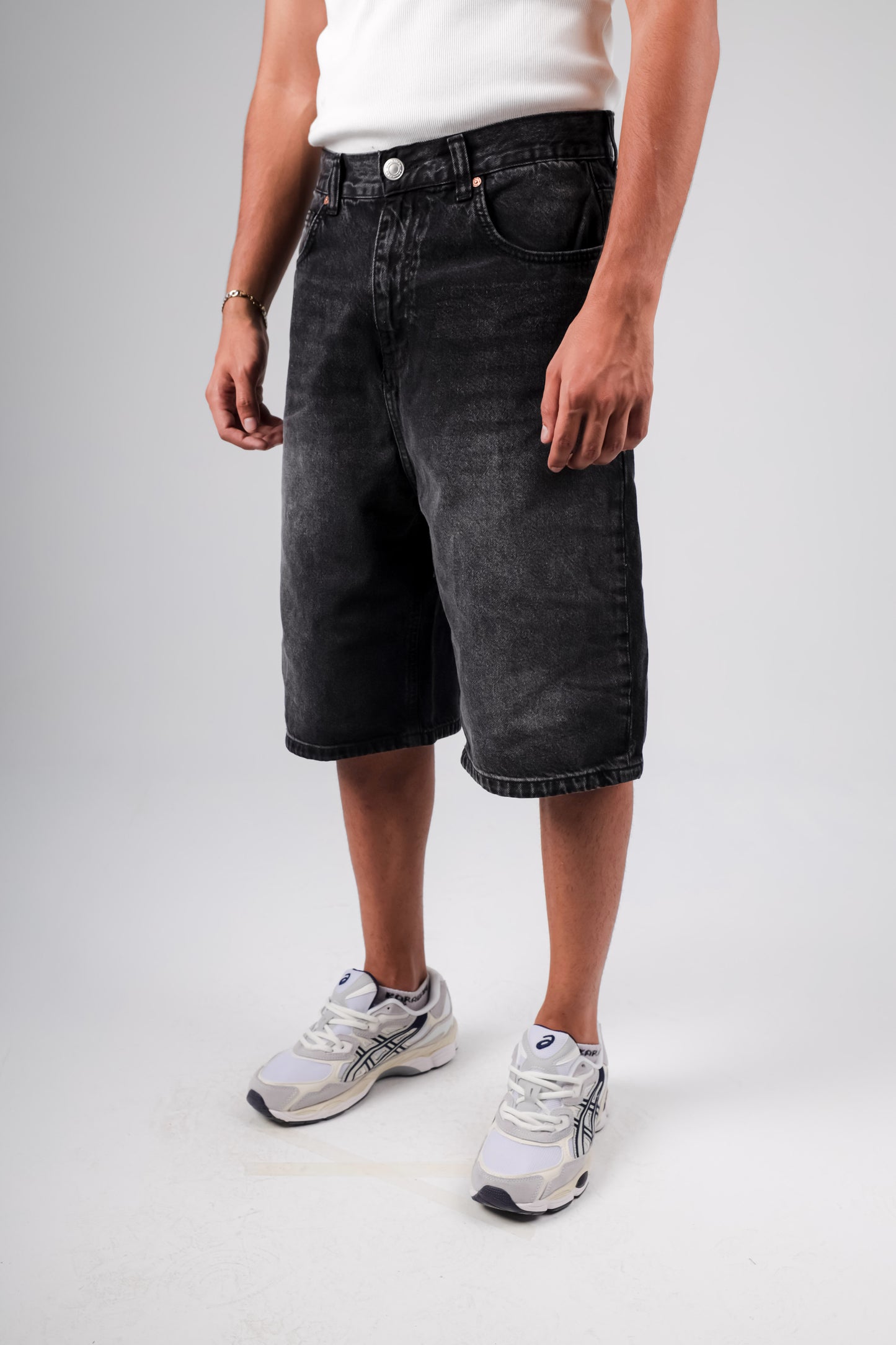 Baggy denim short in black washed