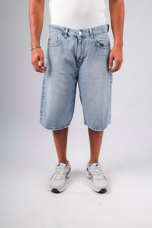Baggy denim short in light blue washed