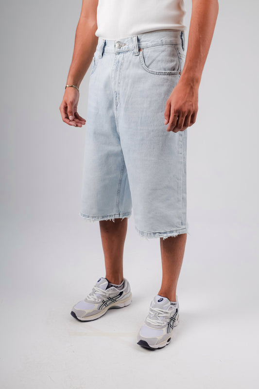 Baggy denim short in light washed