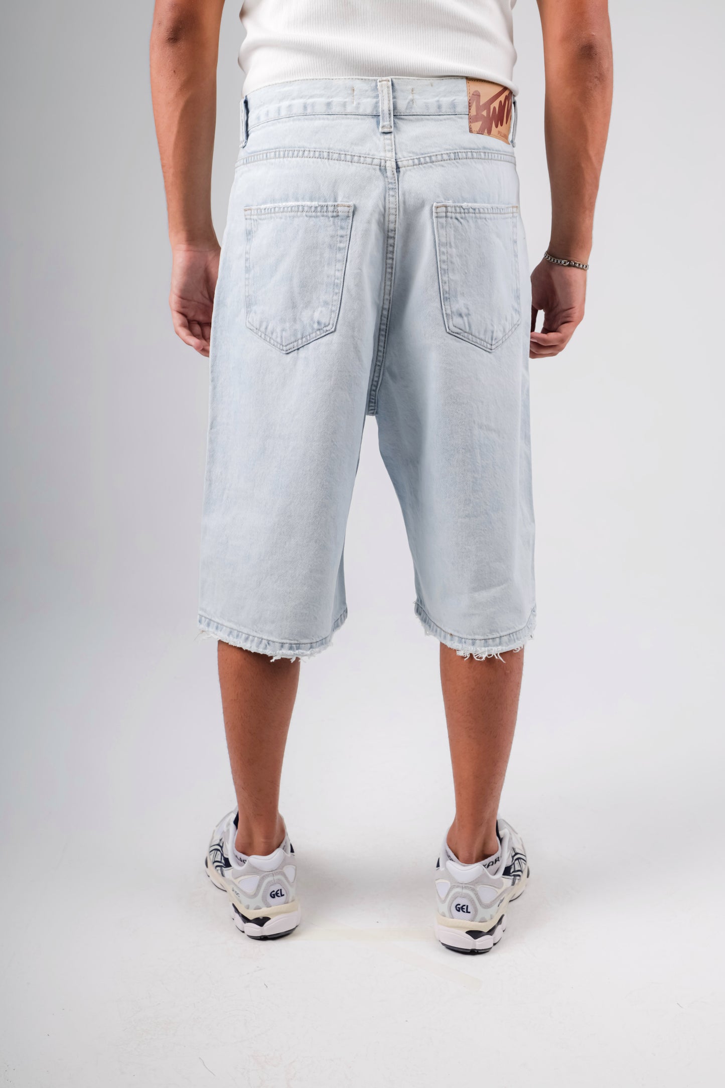 Baggy denim short in light washed