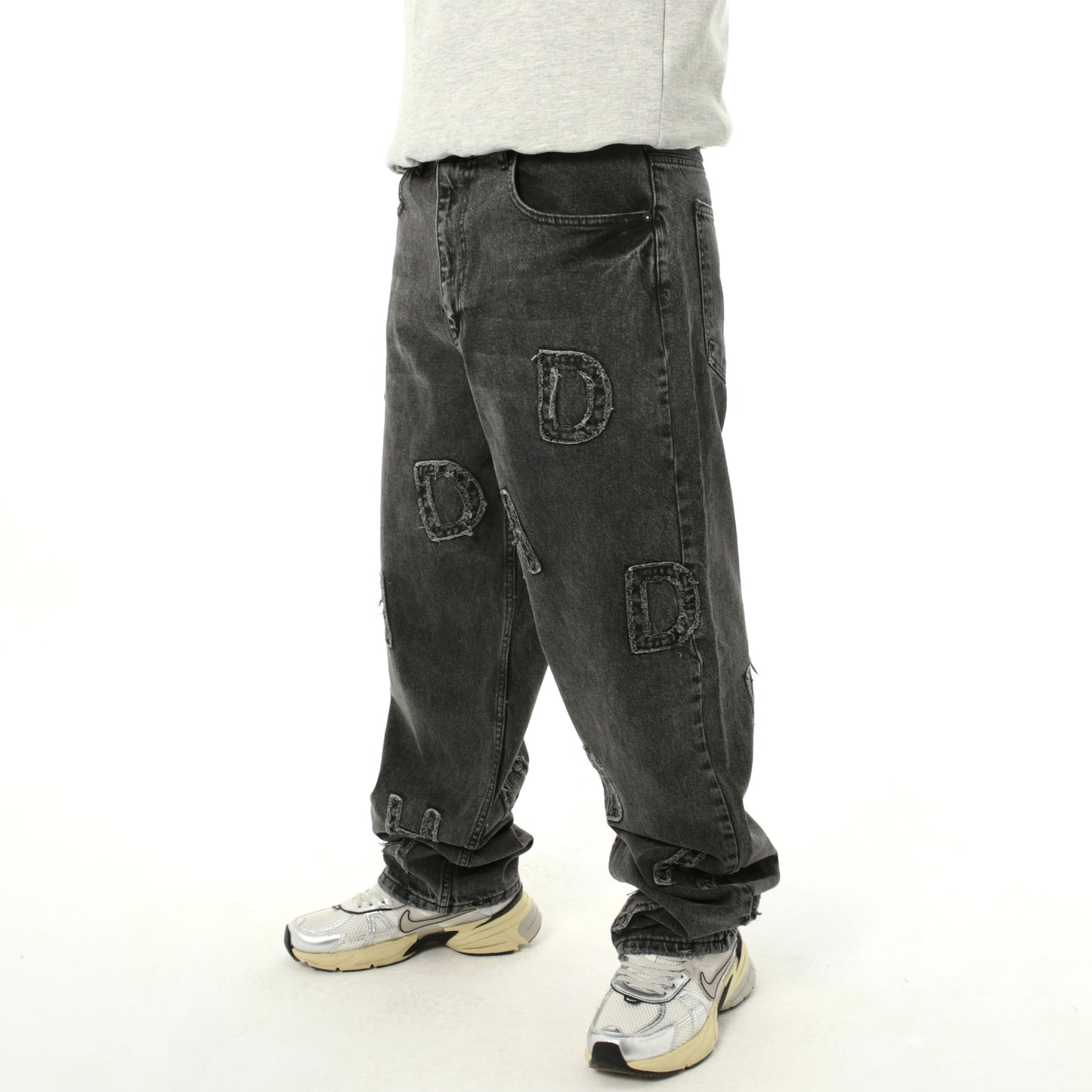 Baggy fit jeans with letters stitching
