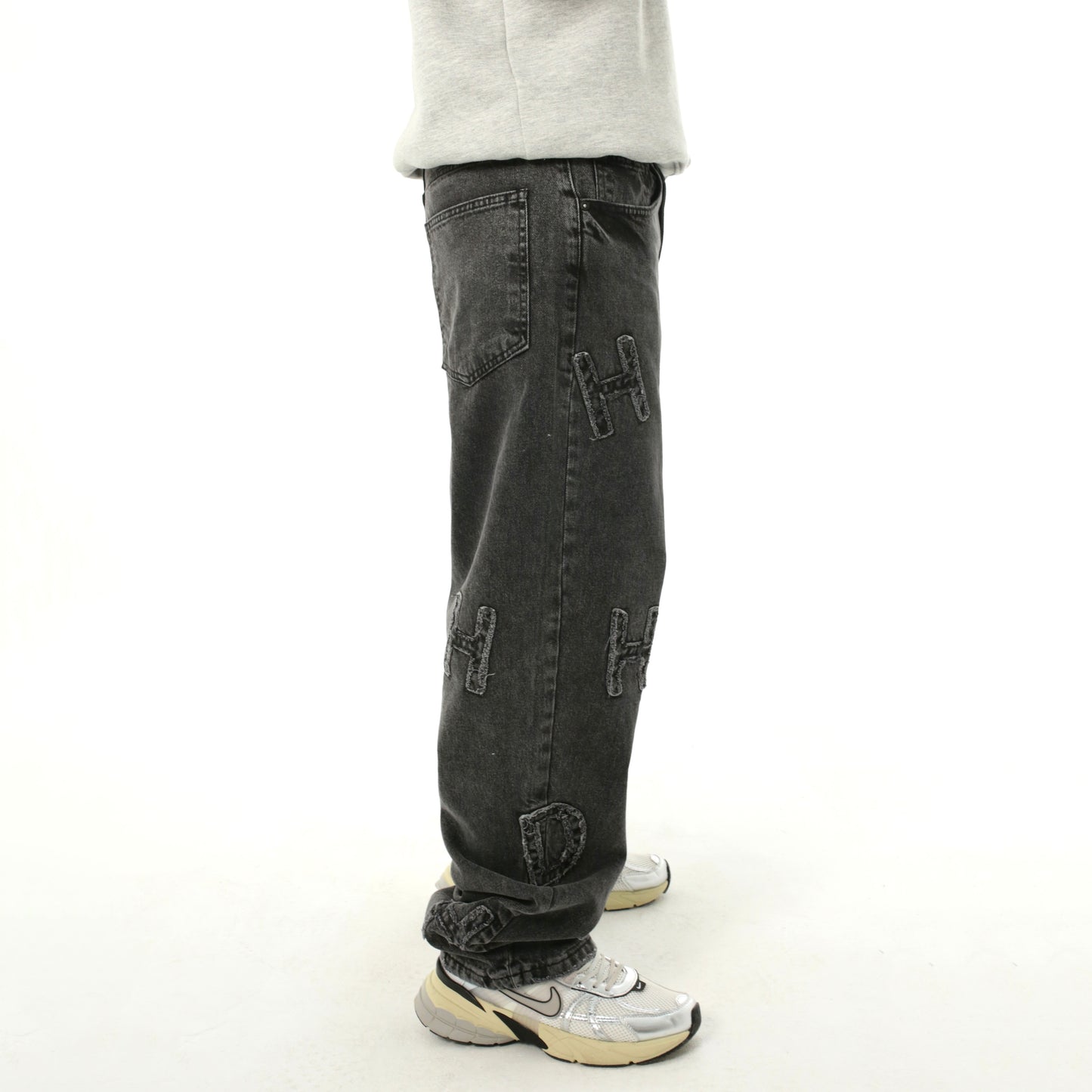 Baggy fit jeans with letters stitching