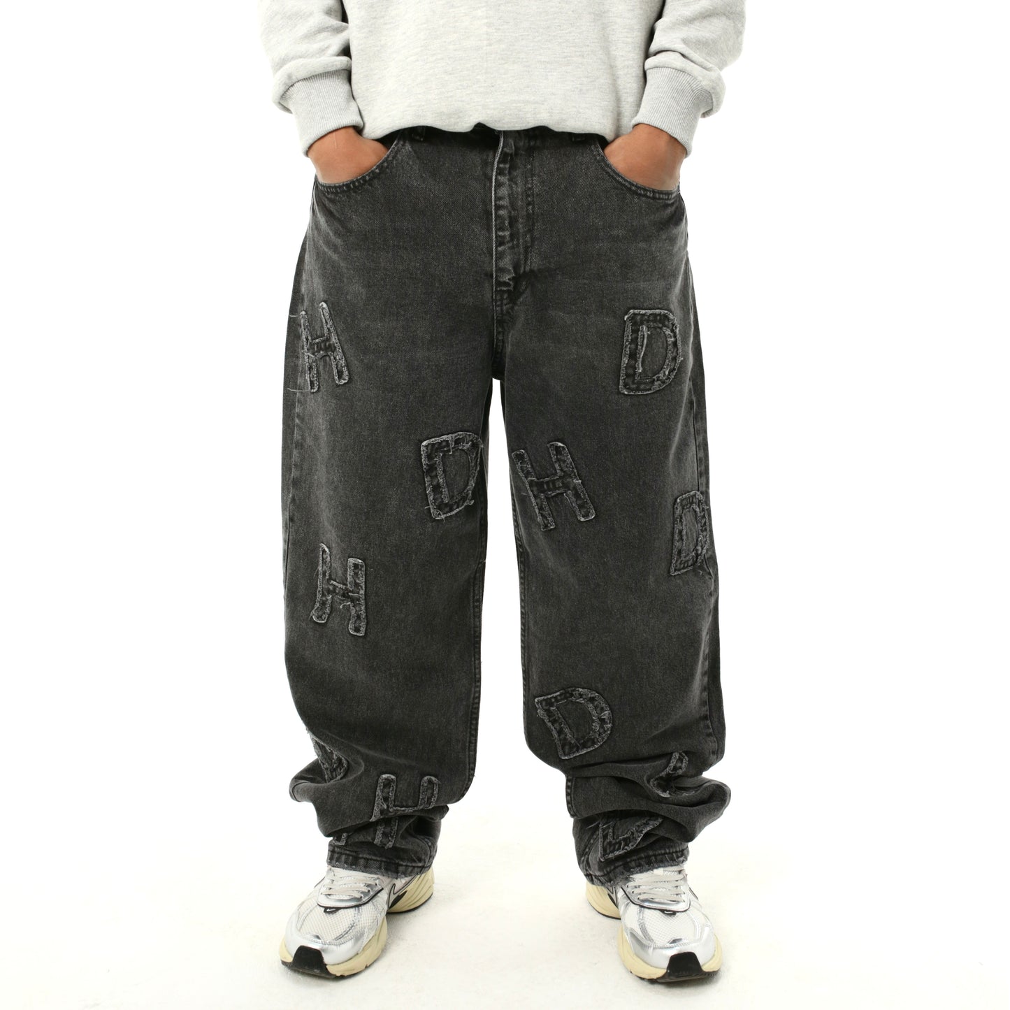 Baggy fit jeans with letters stitching